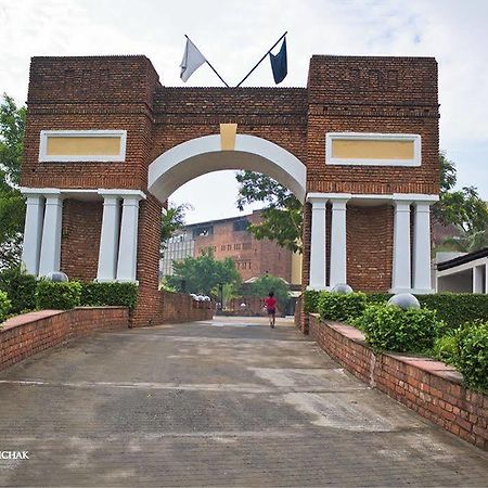 The Ffort Raichak. Hotel Kolkata Bagian luar foto