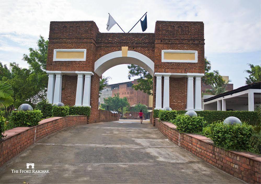 The Ffort Raichak. Hotel Kolkata Bagian luar foto