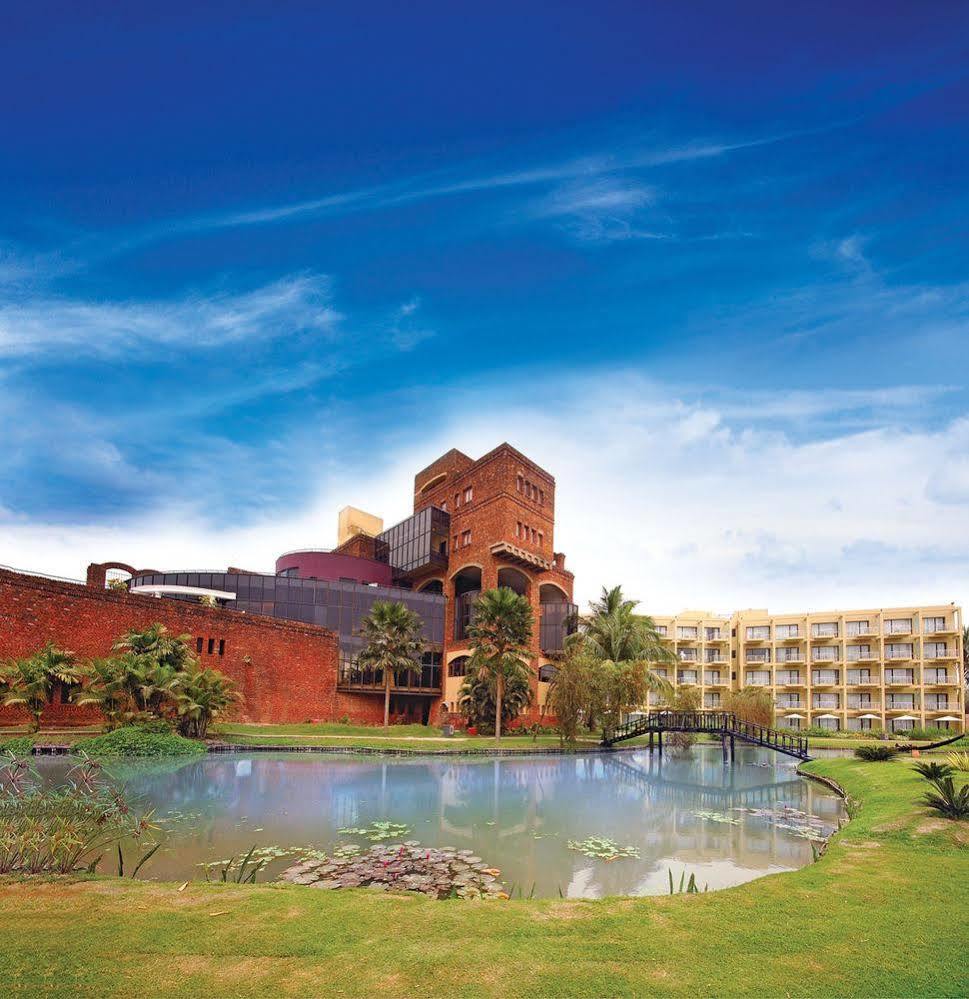 The Ffort Raichak. Hotel Kolkata Bagian luar foto