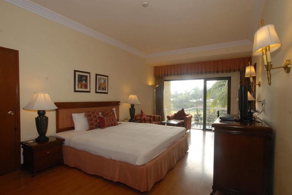 The Ffort Raichak. Hotel Kolkata Bagian luar foto