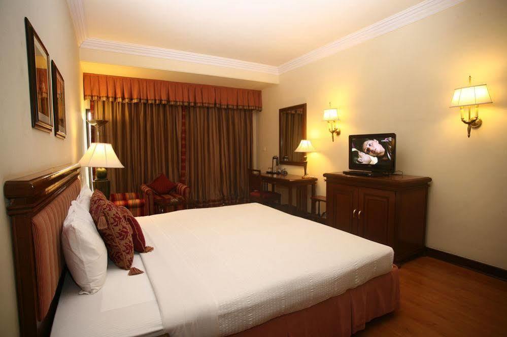 The Ffort Raichak. Hotel Kolkata Bagian luar foto