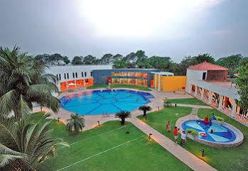The Ffort Raichak. Hotel Kolkata Bagian luar foto